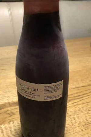 0.75L fles 100% puur 'rauwe' Aroniasap